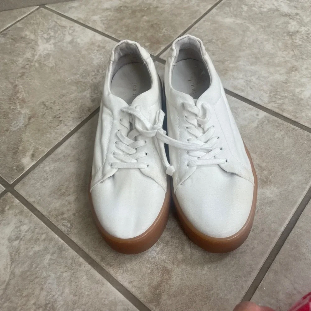 Jenni Kayne White Canvas Platform Sneakers Gum Sole Made in Portugal Size 38/8